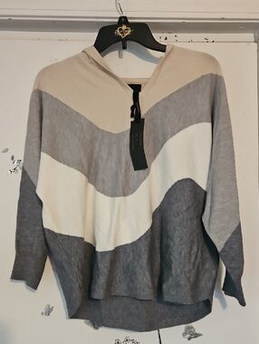 Chevron Colorblock Scoop Neck Sweater - Grey & Cream